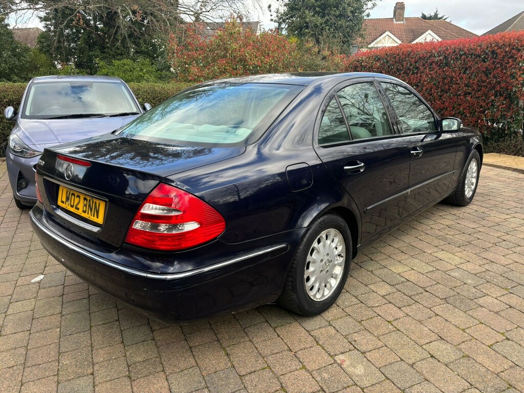 Mercedes-Benz E Class 2.6 E240 Elegance Blue #4