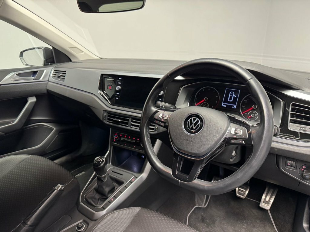 Volkswagen Polo 1L Active LF71TXR Black #3