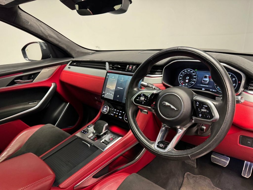 Jaguar F-Pace 5L Svr WN22EKW Black #3