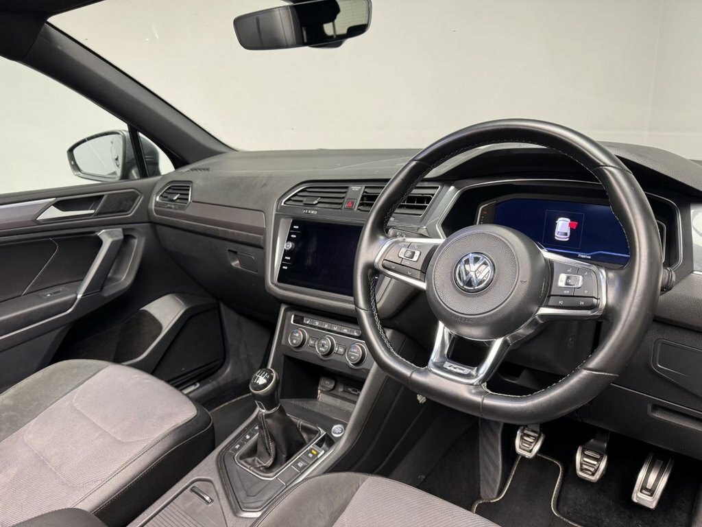 Volkswagen Tiguan Allspace 2L R-line Tech DF69UUA Grey #3