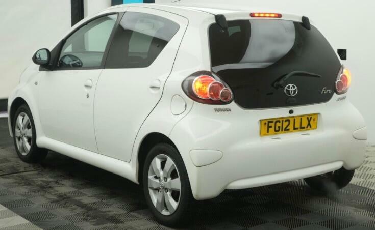 Toyota Aygo 1.0 Vvt-i Fire Euro 5 FG12LLX White #3