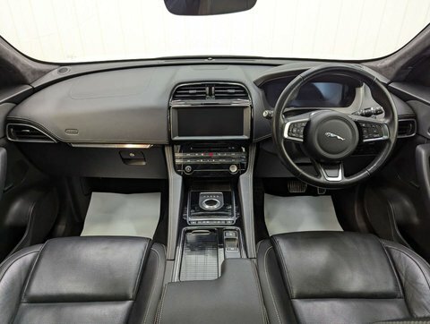 Jaguar F-Pace 2.0 F-pace Chequered SD70SVP #2