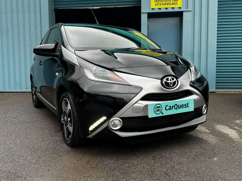 Toyota Aygo X 1.0 Aygo X-clusiv Vvt-i Black #2