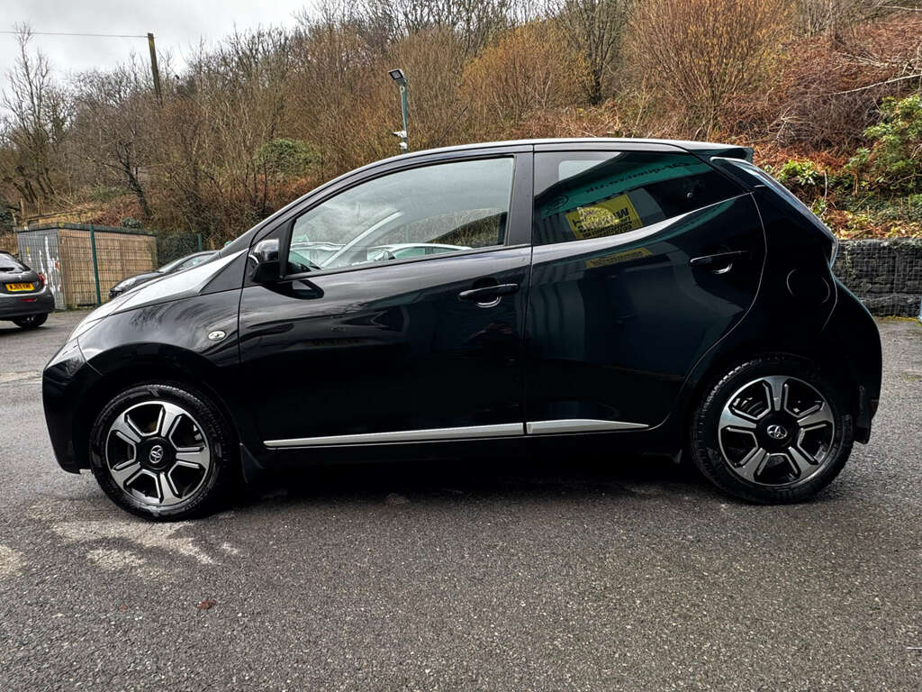 Toyota Aygo X 1.0 Aygo X-clusiv Vvt-i Black #4