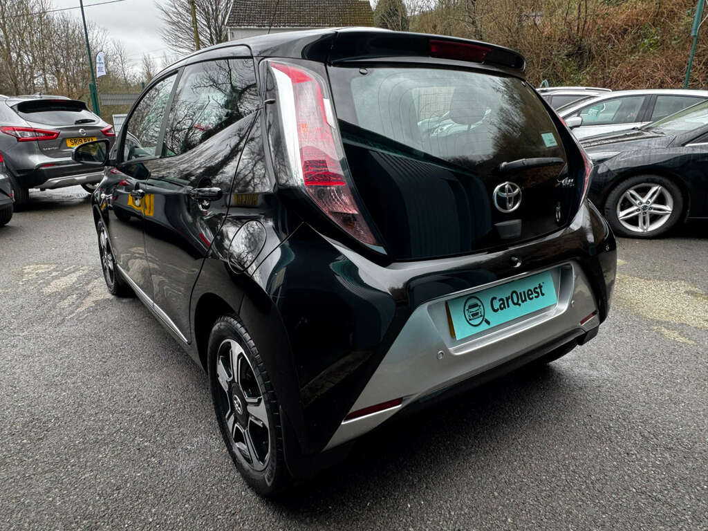 Toyota Aygo X 1.0 Aygo X-clusiv Vvt-i Black #6