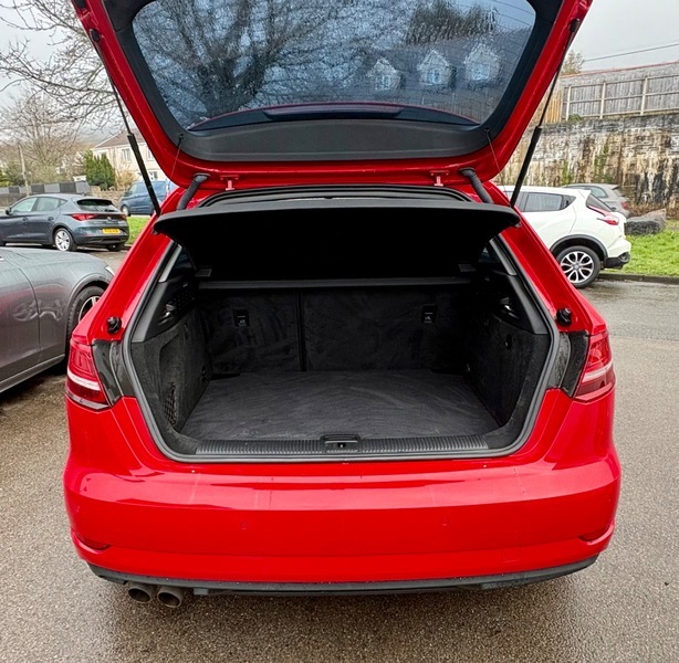 Audi A3 Tfsi Se CV67EDX Red #6