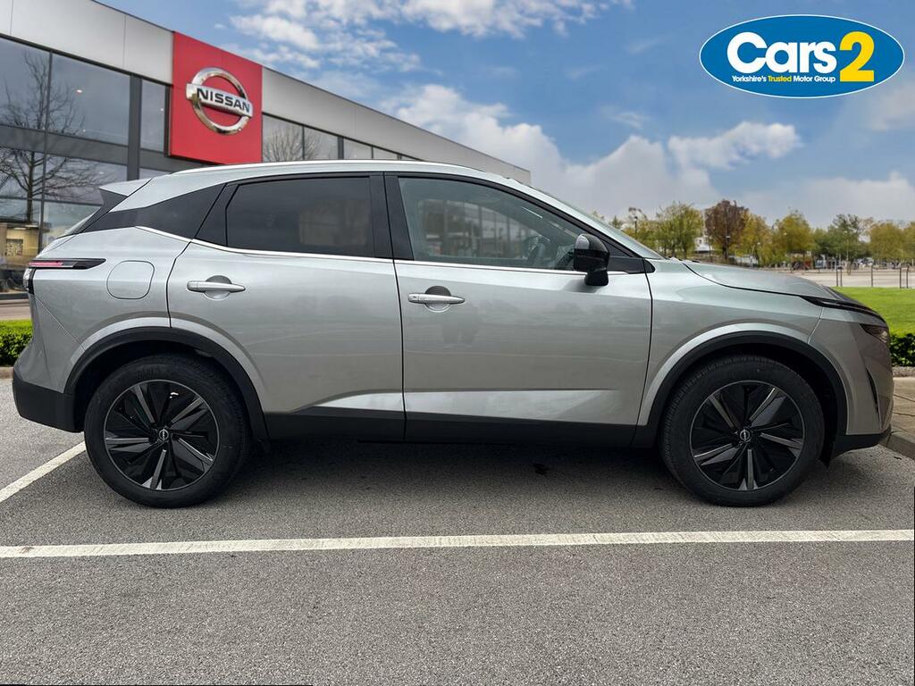 Nissan Qashqai 1.3 Dig-t Mh Tekna YA75ZKP Silver #2