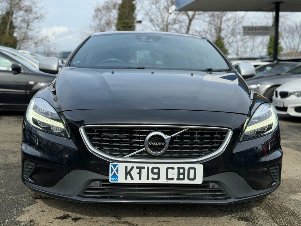 Volvo V40 1.5L R-design Edition KT19CBO Black #2