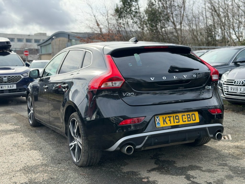 Volvo V40 1.5L R-design Edition KT19CBO Black #5