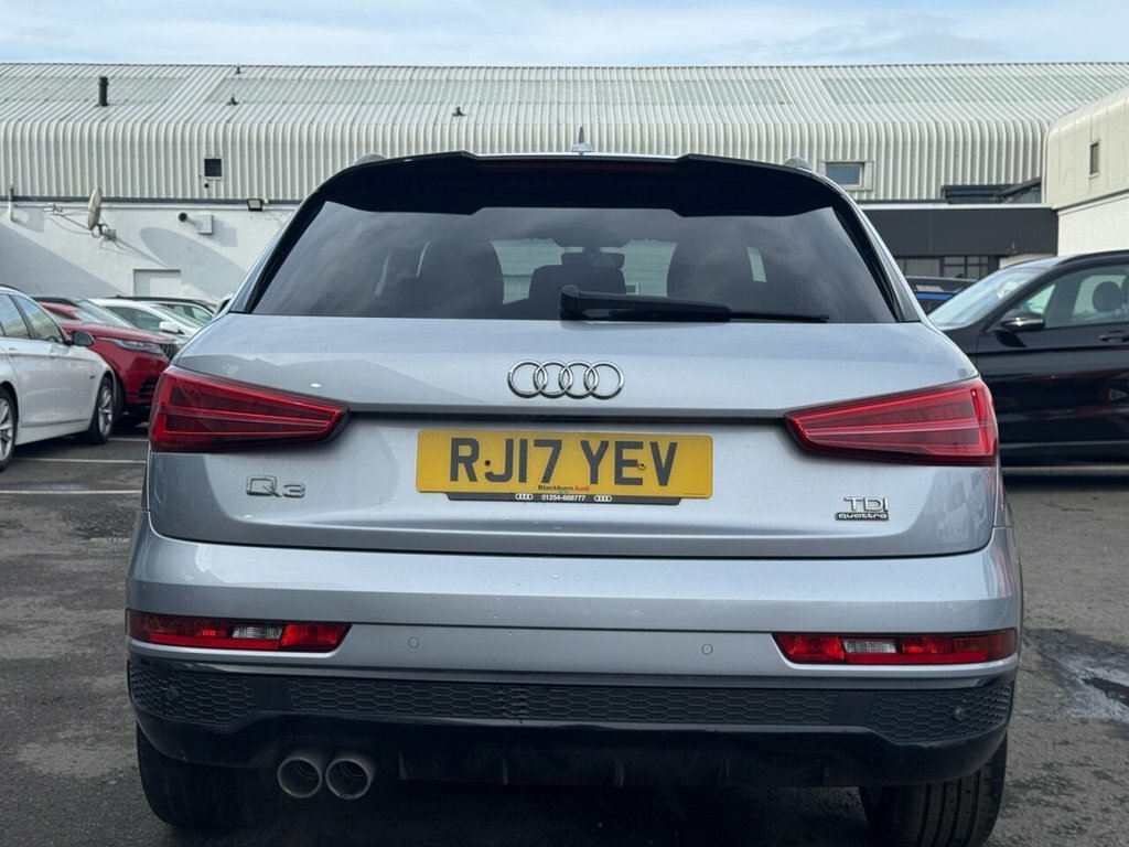 Audi Q3 2L Black Edition RJ17YEV Silver #5
