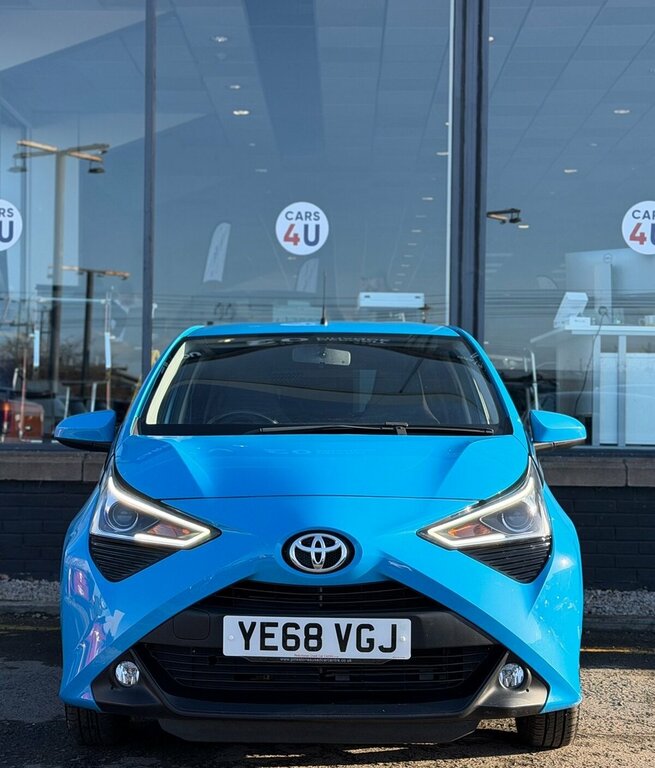 Toyota Aygo 1L X-plore YE68VGJ Blue #3