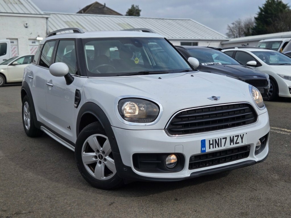 Mini Countryman 1.5L Cooper White