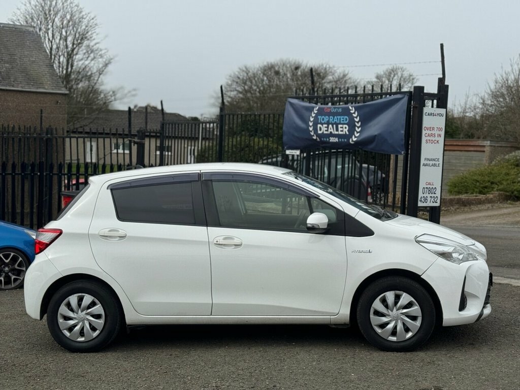 Toyota Yaris Hatchback RJ68ZKM White #6