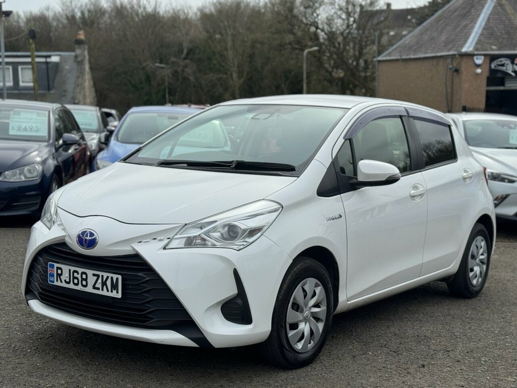 Toyota Yaris Hatchback RJ68ZKM White #3