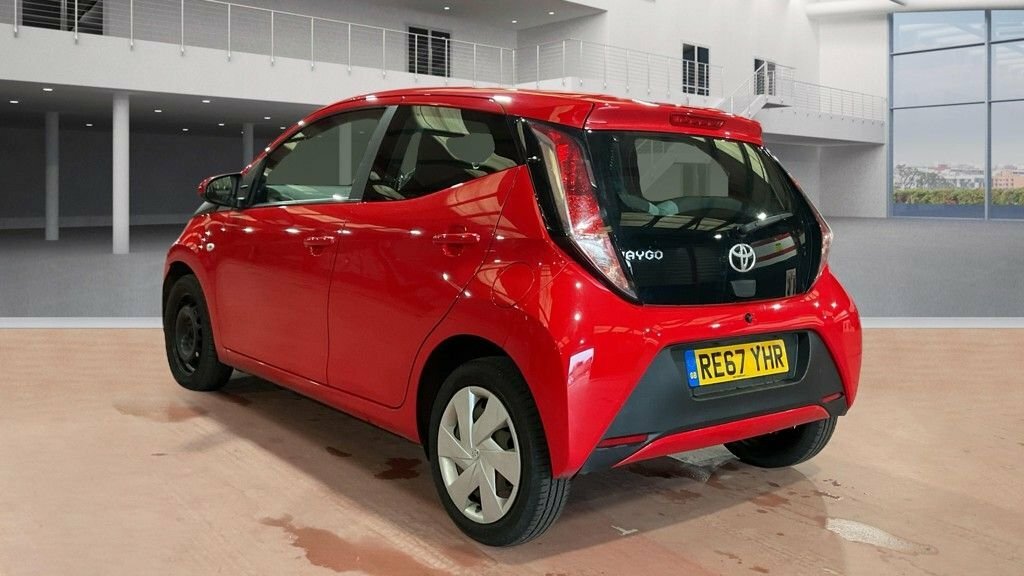 Toyota Aygo 1L X-play RE67YHR Red #3