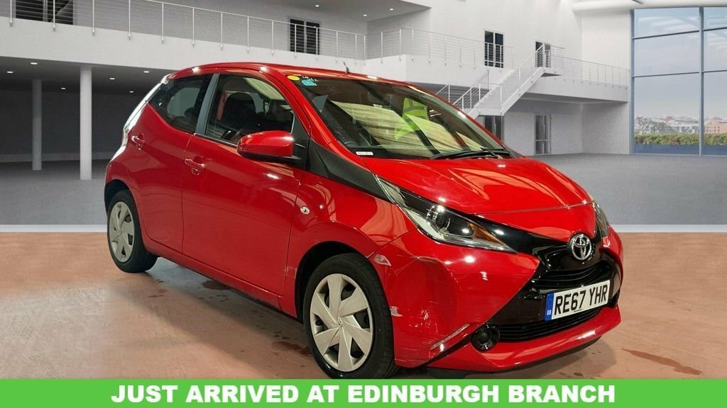 Toyota Aygo 1L X-play Red