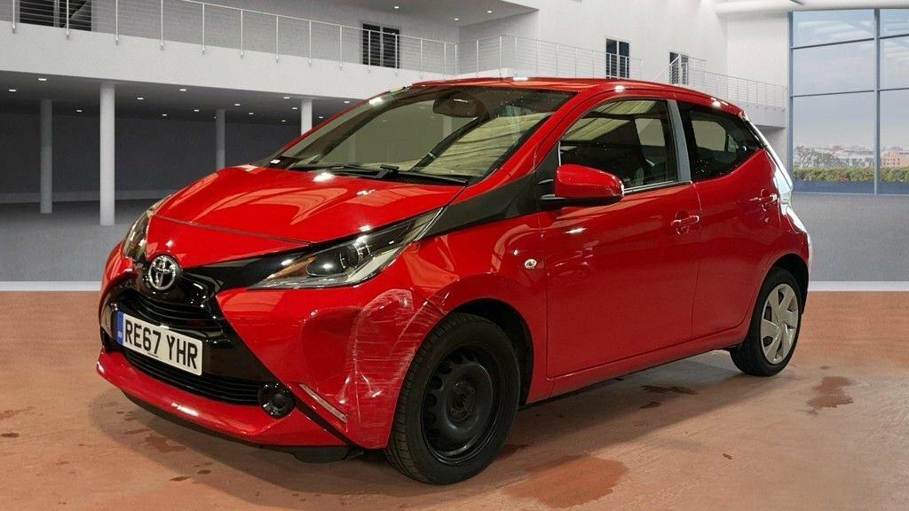 Toyota Aygo 1L X-play RE67YHR Red #2
