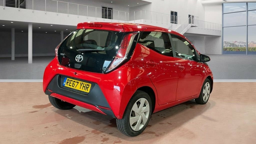 Toyota Aygo 1L X-play RE67YHR Red #4