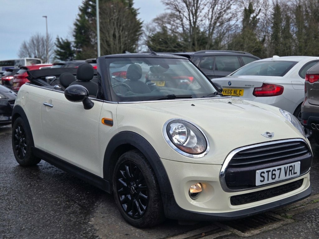 Mini Convertible 1.5L Cooper White