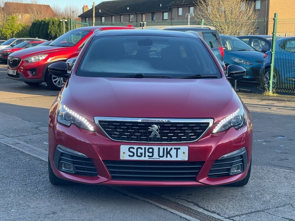 Peugeot 308 SW 1.2L Tech Edition Red #2