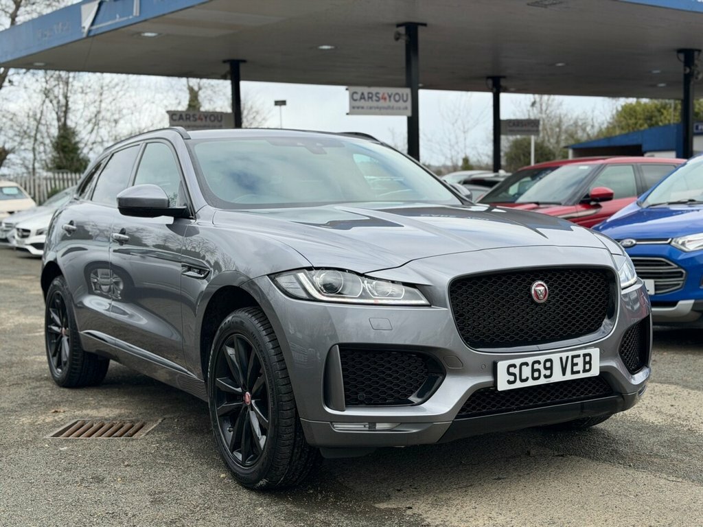 Jaguar F-Pace 2L Chequered Flag Grey