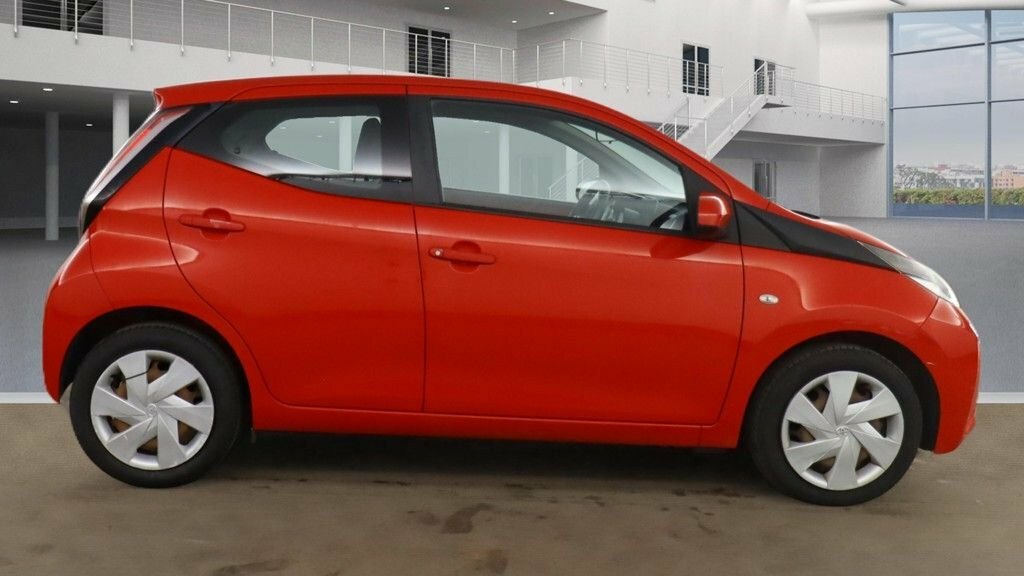 Toyota Aygo 1L X-play SG15ANR Red #5
