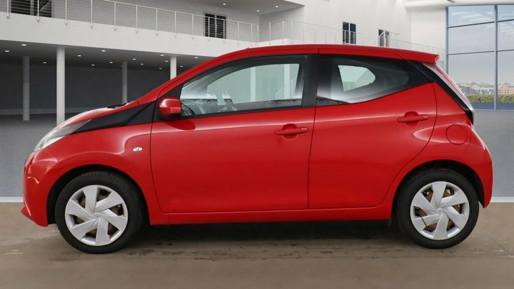 Toyota Aygo 1L X-play SG15ANR Red #6