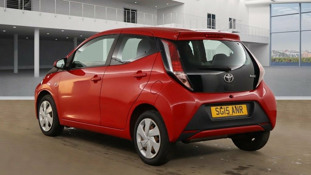 Toyota Aygo 1L X-play SG15ANR Red #3