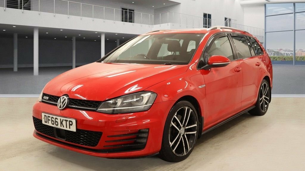 Volkswagen Golf 2L Gtd DF66KTP Red #2