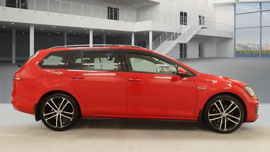 Volkswagen Golf 2L Gtd DF66KTP Red #5