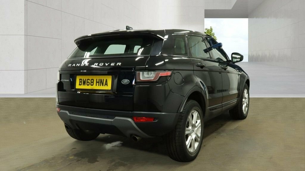 Land Rover Range Rover Evoque 2L Se Tech BW68HNA Black #3