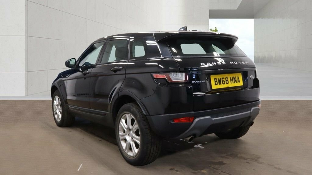 Land Rover Range Rover Evoque 2L Se Tech BW68HNA Black #2