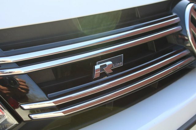Volkswagen Tiguan 2.0 Tdi Bluemotion Tech R-line Edition Suv Die LO65PZE White #3