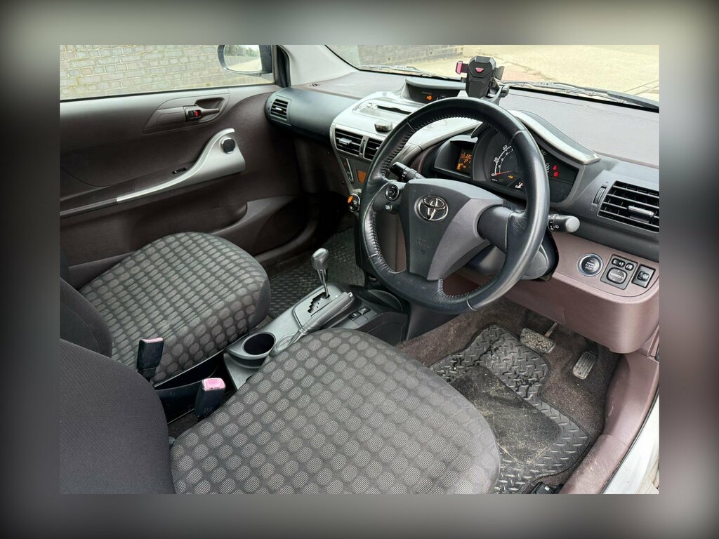 Toyota IQ 1.0 Vvt-i 2 Hatchback Multidrive Euro 4 Silver