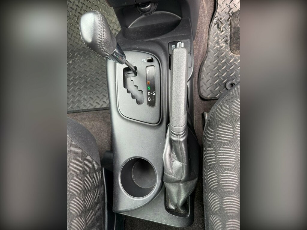 Toyota IQ 1.0 Vvt-i 2 Hatchback Multidrive Euro 4 Silver #3