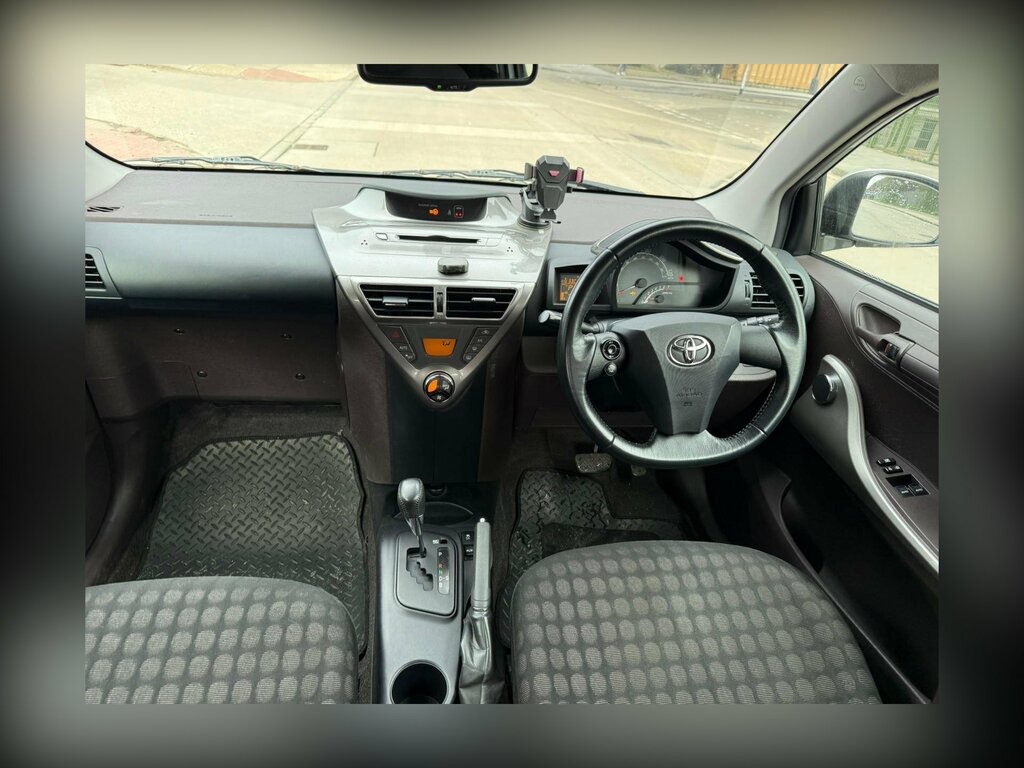 Toyota IQ 1.0 Vvt-i 2 Hatchback Multidrive Euro 4 Silver #2