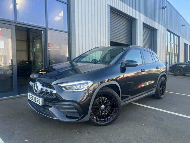 Mercedes-Benz GLA Class Gla200d Amg Line Executive Black #3