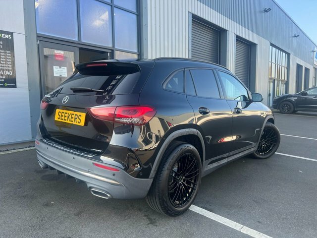 Mercedes-Benz GLA Class Gla200d Amg Line Executive Black #4