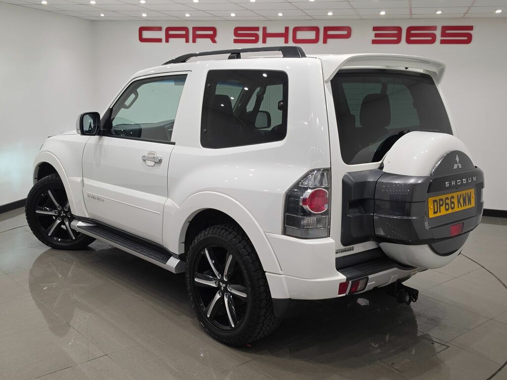 Mitsubishi Shogun Di-dc Barbarian Suv DP66KWW White #6