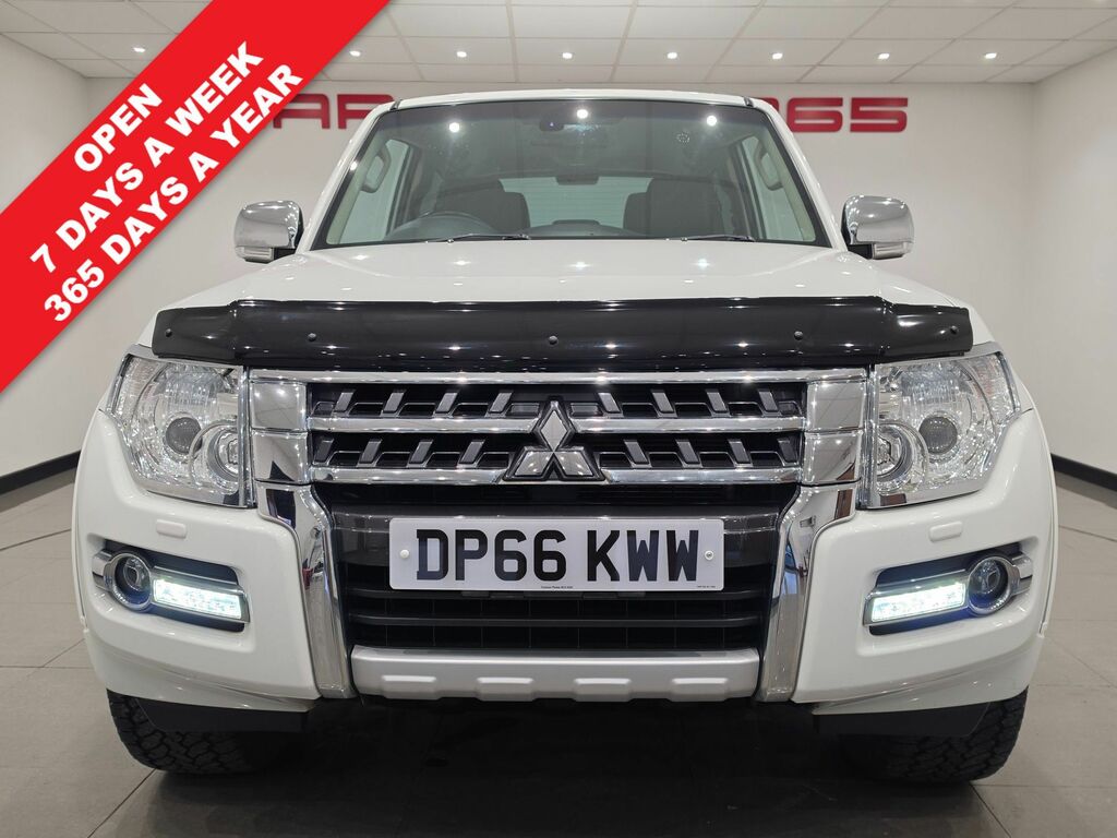 Mitsubishi Shogun Di-dc Barbarian Suv DP66KWW White #4