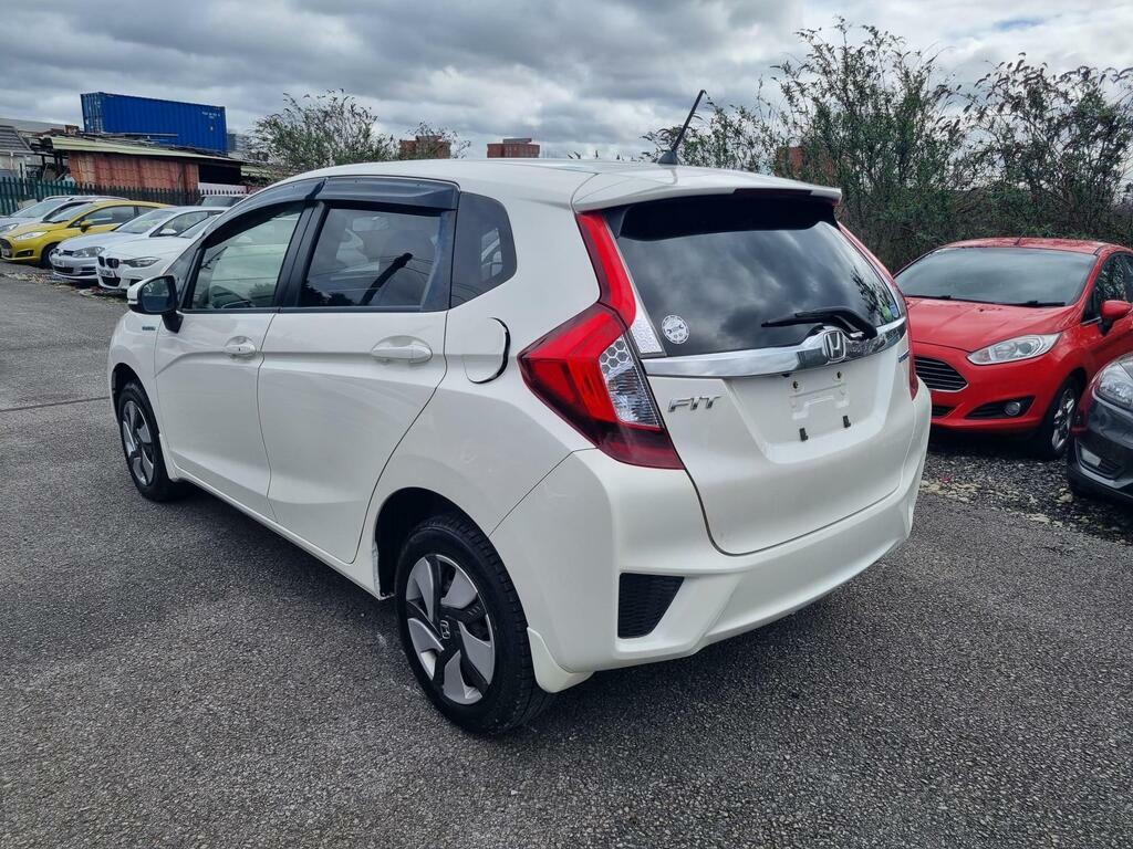Honda Fit Honda Fit Hybrid Ulez 1.3 MK63CNJ White #6
