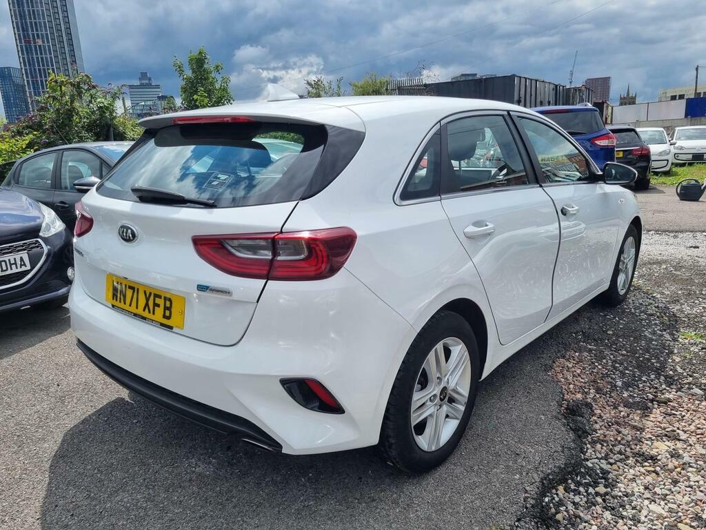 Kia Ceed 1.6 Crdi Mhev 2 Nav Euro 6 Ss WN71XFB White #2
