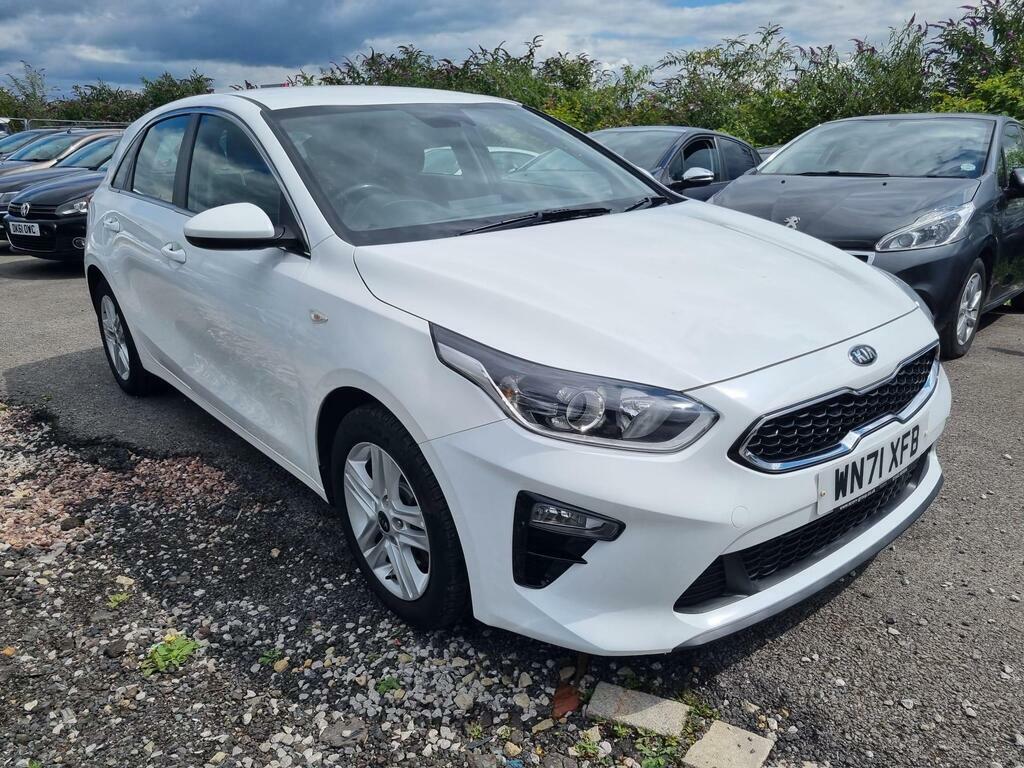 Kia Ceed 1.6 Crdi Mhev 2 Nav Euro 6 Ss WN71XFB White #3