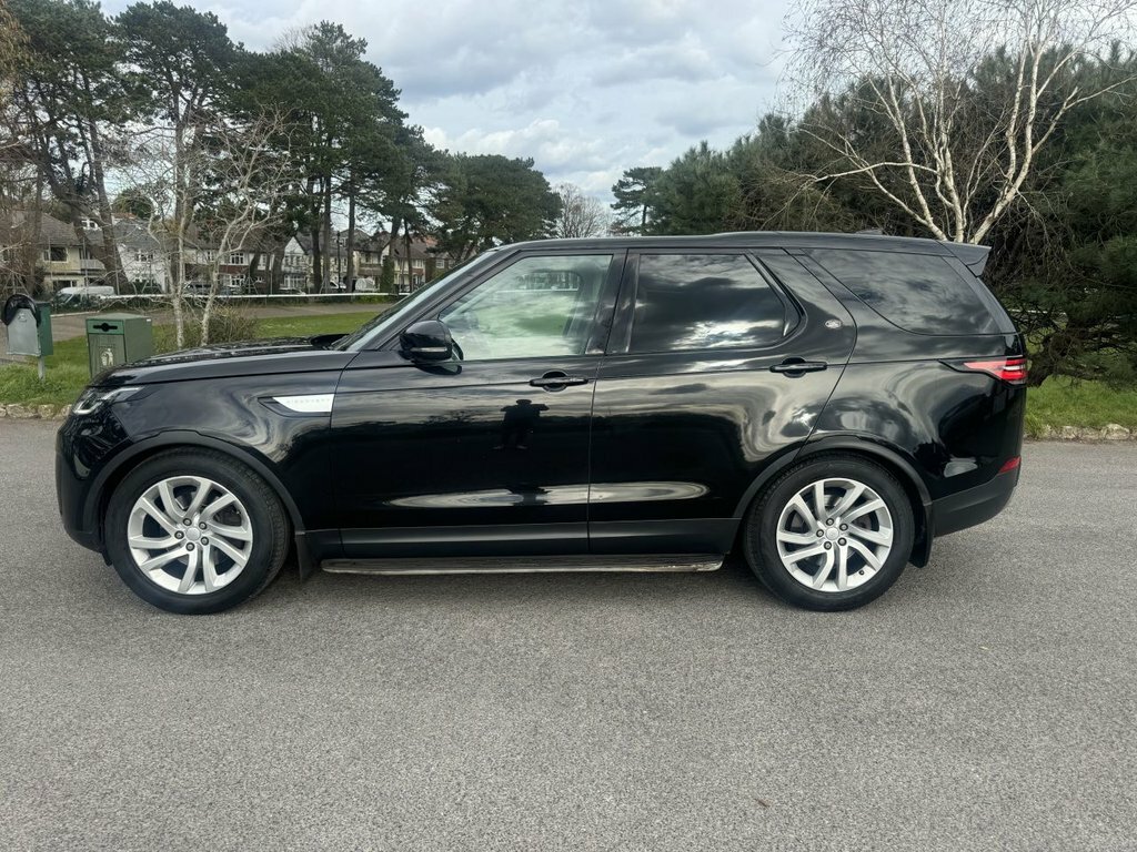 Land Rover Discovery 2L Hse HF17XGS Black #5