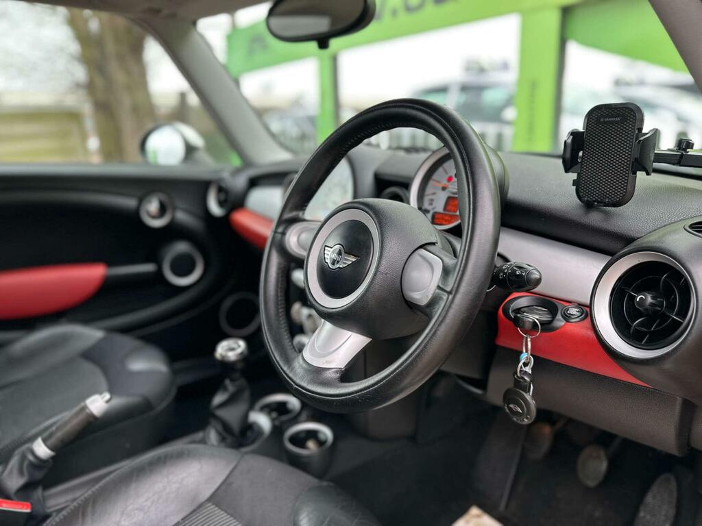 Mini Hatch 1.6 Cooper Euro 4 HV57UOB Red #2