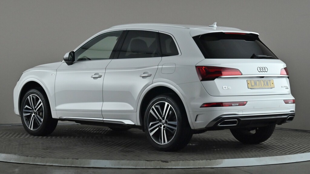 Audi Q5 55 Tfsi E Quattro Competition S Tronic LM71XWT White #4
