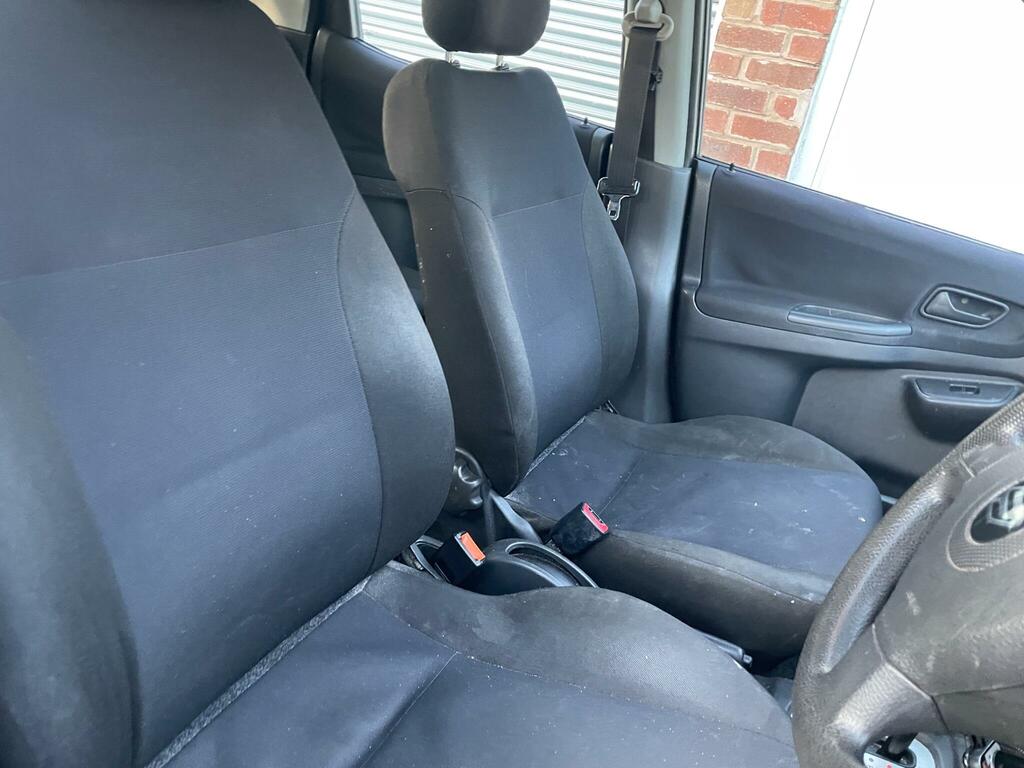 Suzuki Ignis Gl Silver #10