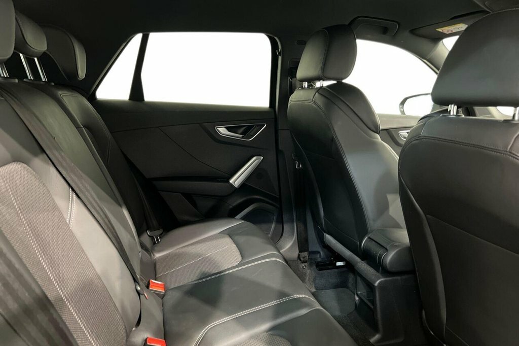 Audi Q2 1L Black Edition PJ70ZVE Black #6