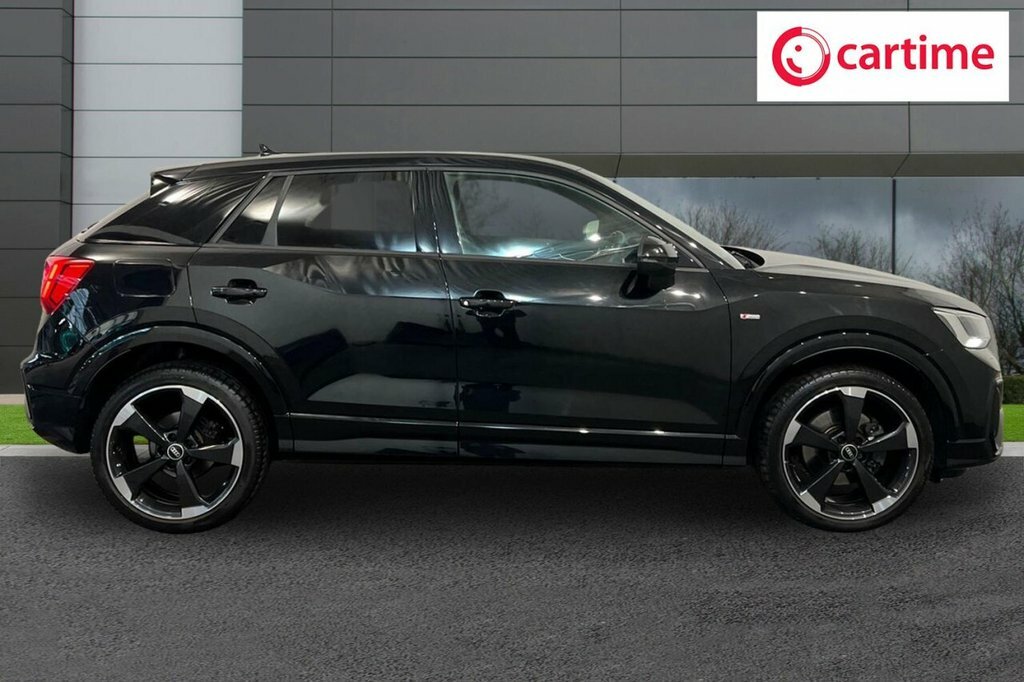 Audi Q2 1L Black Edition PJ70ZVE Black #2
