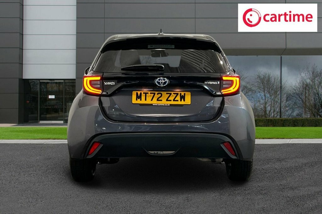 Toyota Yaris 1.5L Design MT72ZZW Grey #5